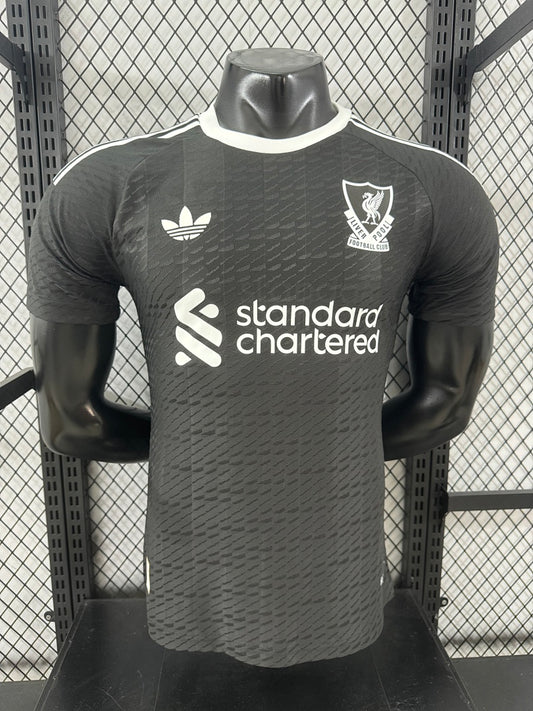 Liverpool 24/25 Goalkeeper Football Shirt