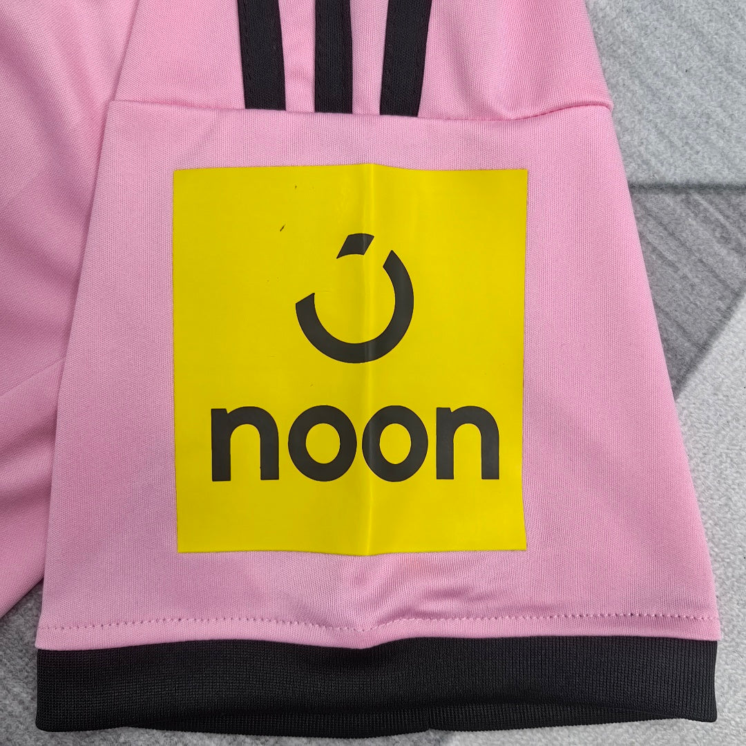 Newcastle United 25/26 Goalkeeper Football Shirt