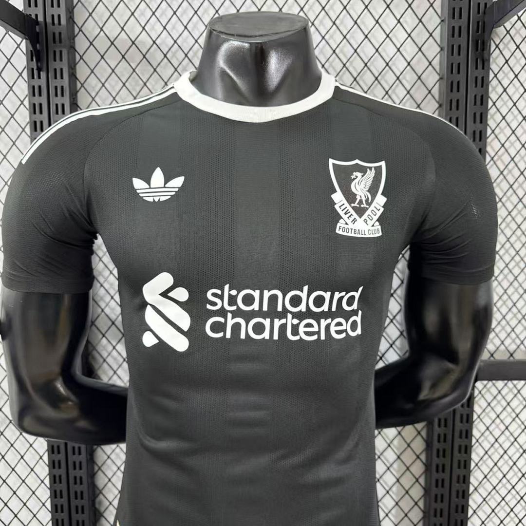 Liverpool 25/26 Goalkeeper Black Football Shirt