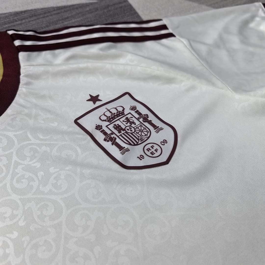 Spain 26/27 Away Football Shirt