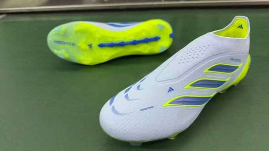 Adidas Predator Laceless 26 FG