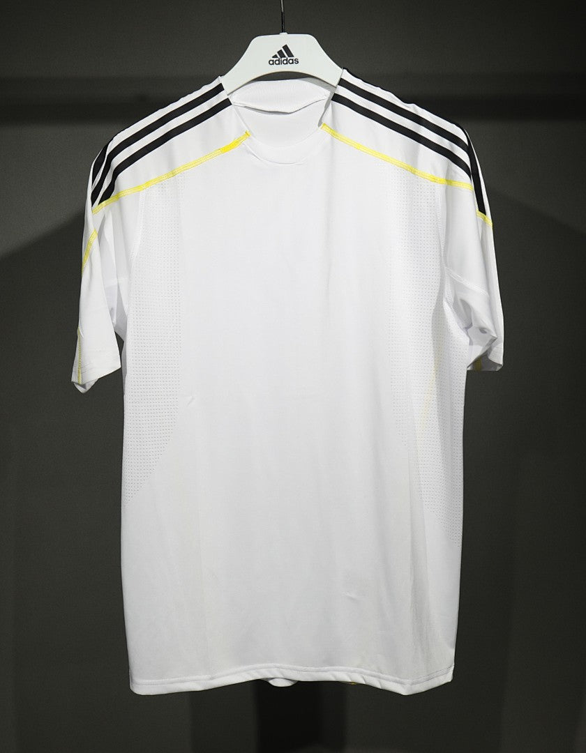 Real Madrid 09/10 Home Player Version Football Shirt