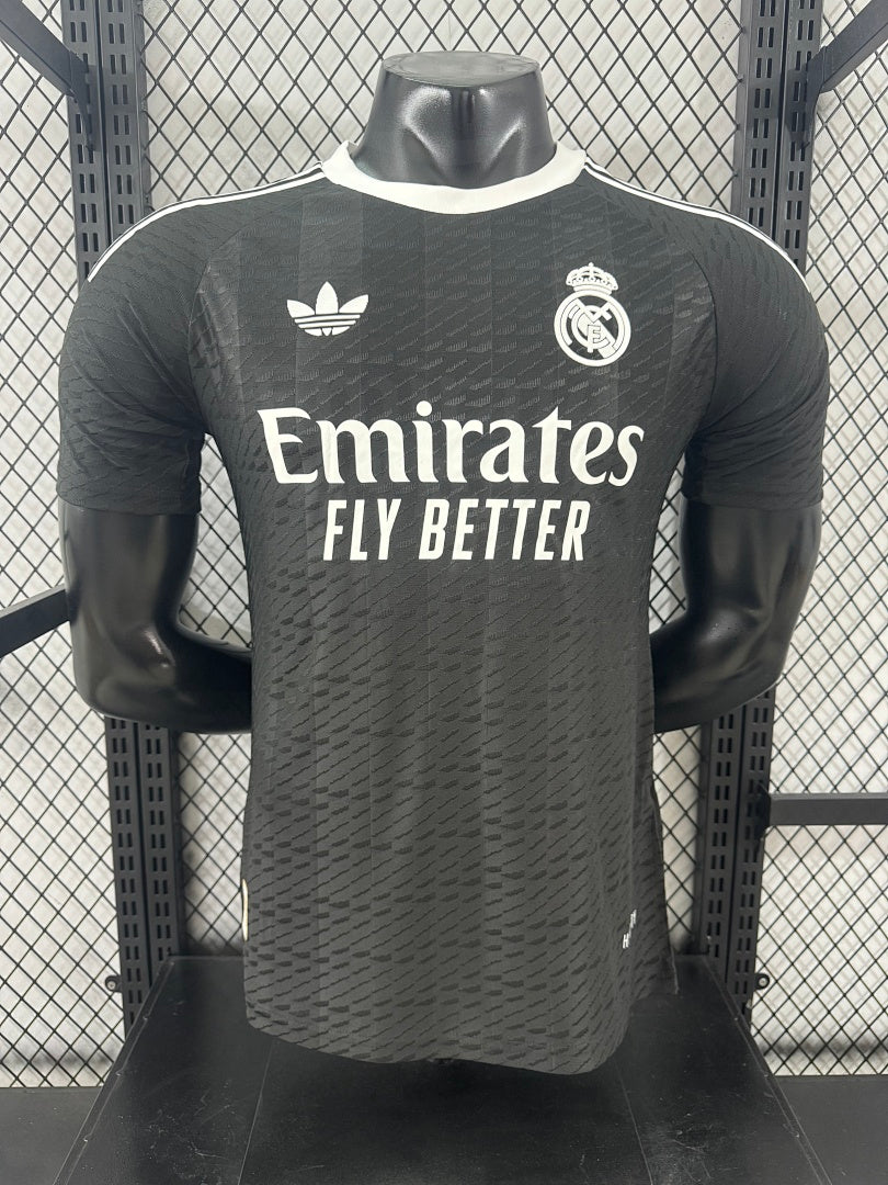Real Madrid 25/26 Goalkeeper Football Shirt
