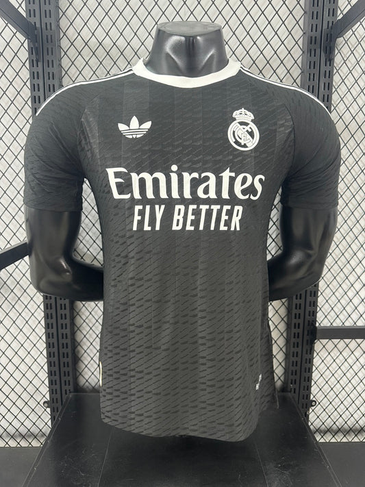 Real Madrid 25/26 Goalkeeper Football Shirt