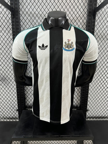 Retro Newcastle United 24/25 Football Shirt