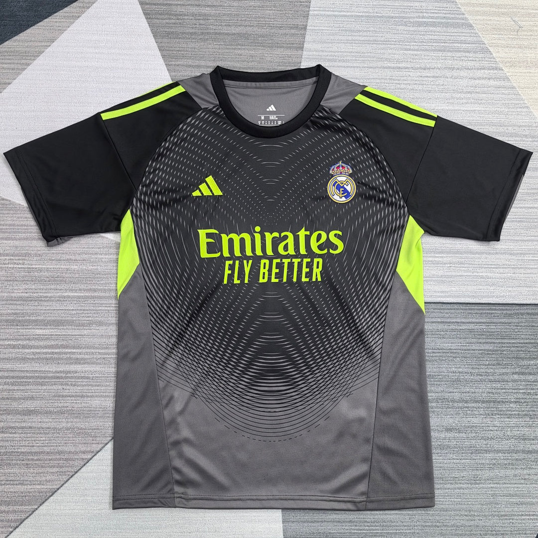 Real Madrid 25/26 Goalkeeper Black/Grey Football Shirt