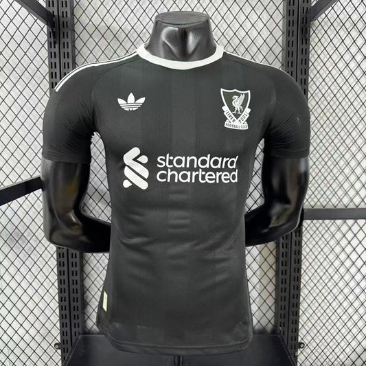 Liverpool 25/26 Goalkeeper Black Football Shirt
