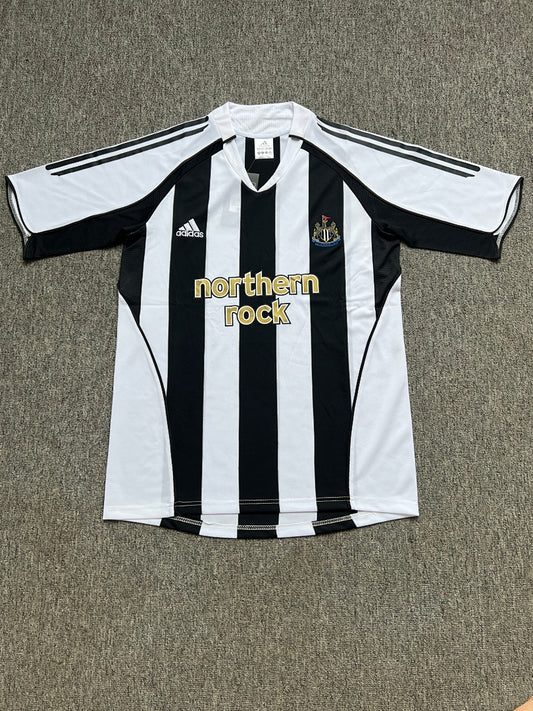 Newcastle United 05/06 Home Football Shirt
