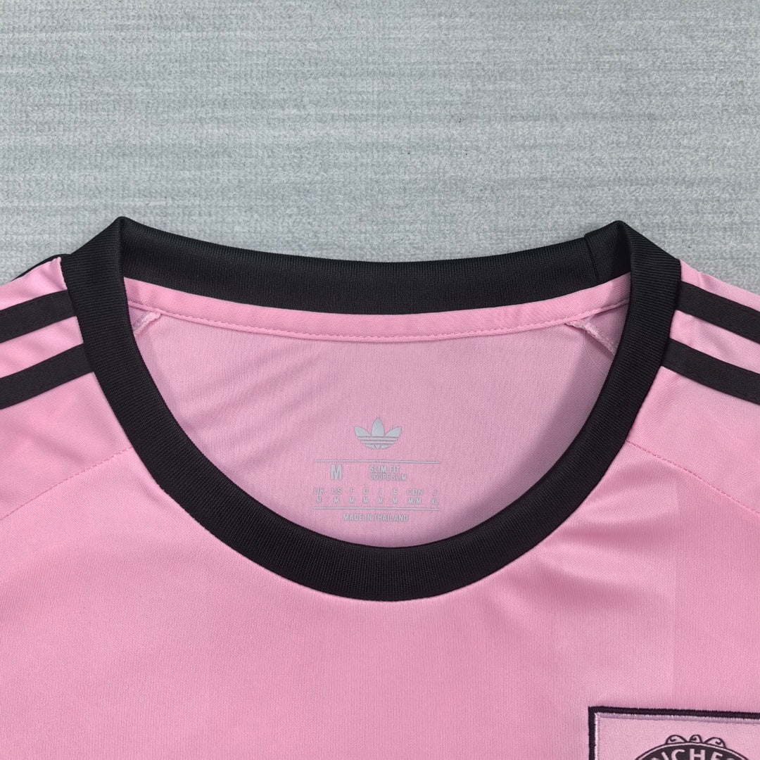 Manchester United 25/26 Goalkeeper Football Shirt