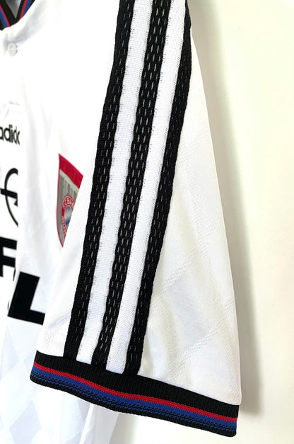 Bayern Munich 97/98 Away Football Shirt