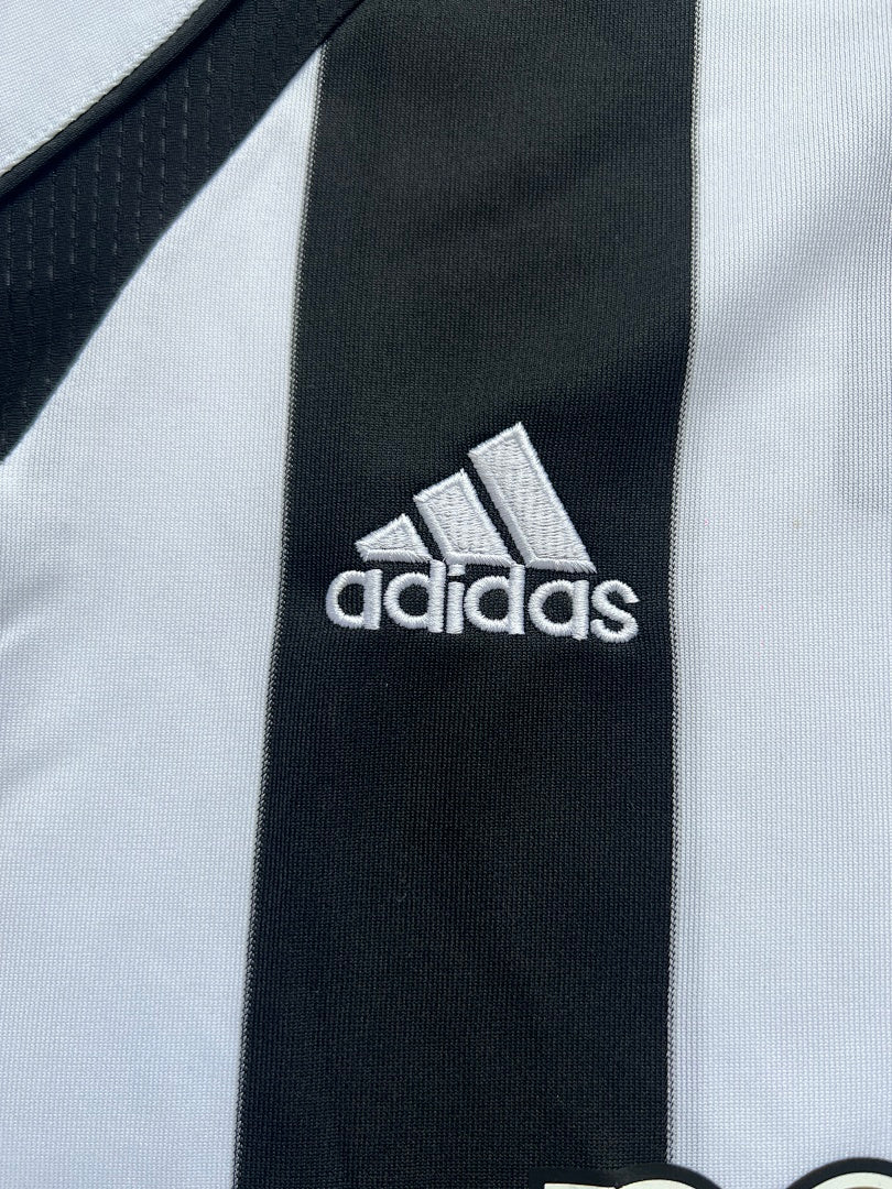 Newcastle United 05/06 Home Football Shirt
