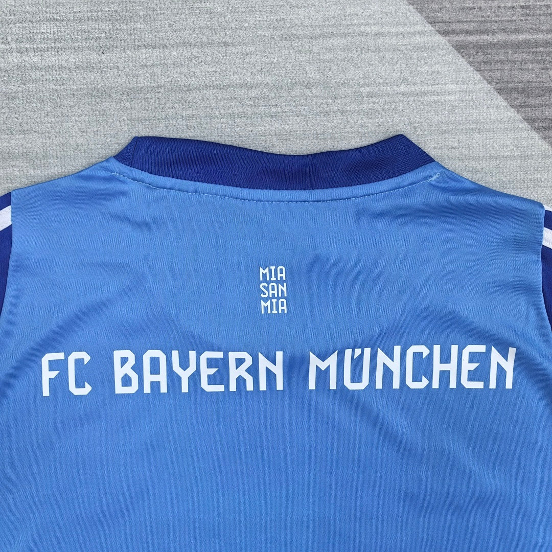 Bayern Munich 25/26 Goalkeeper Football Shirt