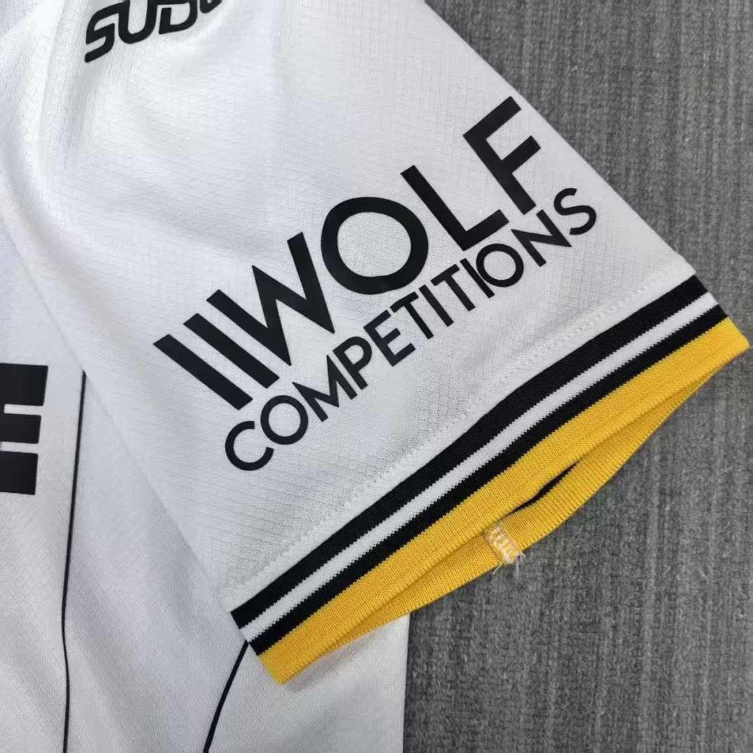 Wolverhampton Wanderers 26/27 Away Football Shirt