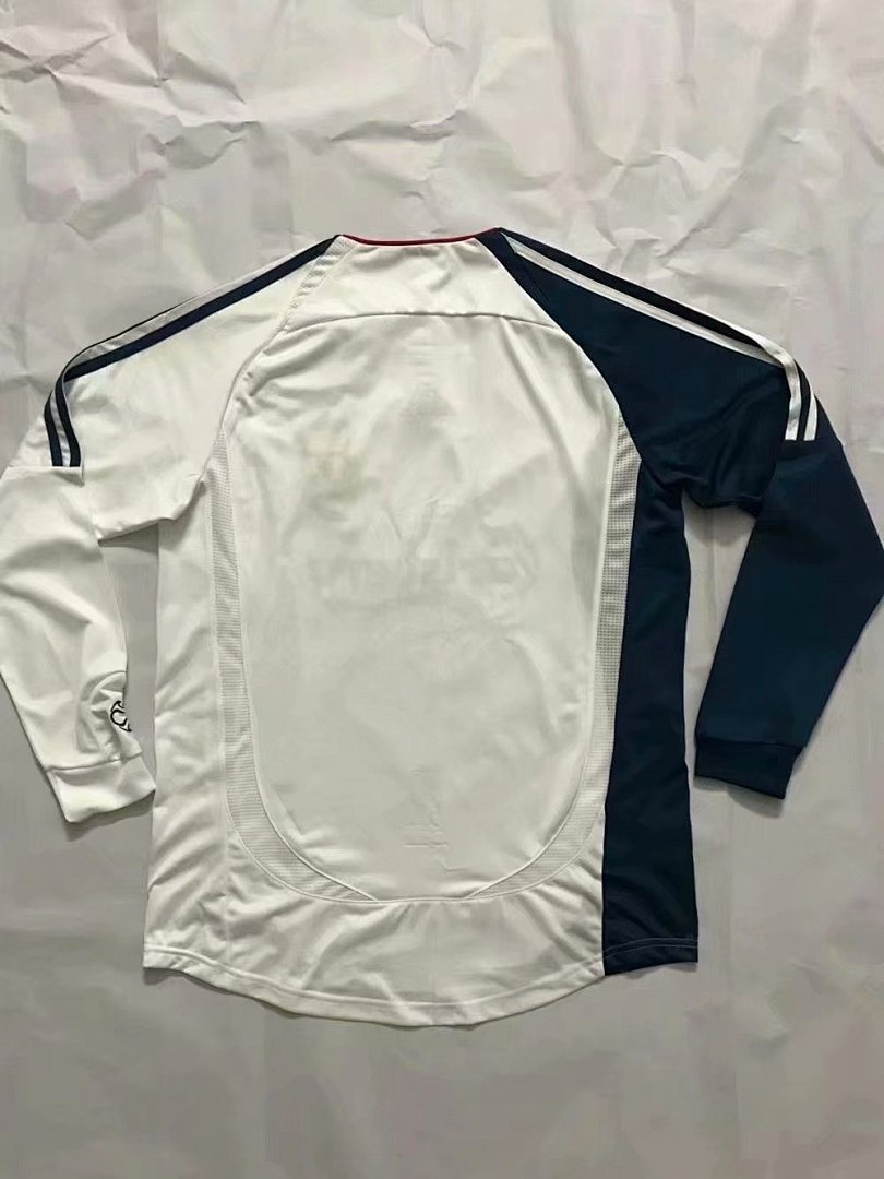 Liverpool 06/07 Long Sleeve Football Shirt