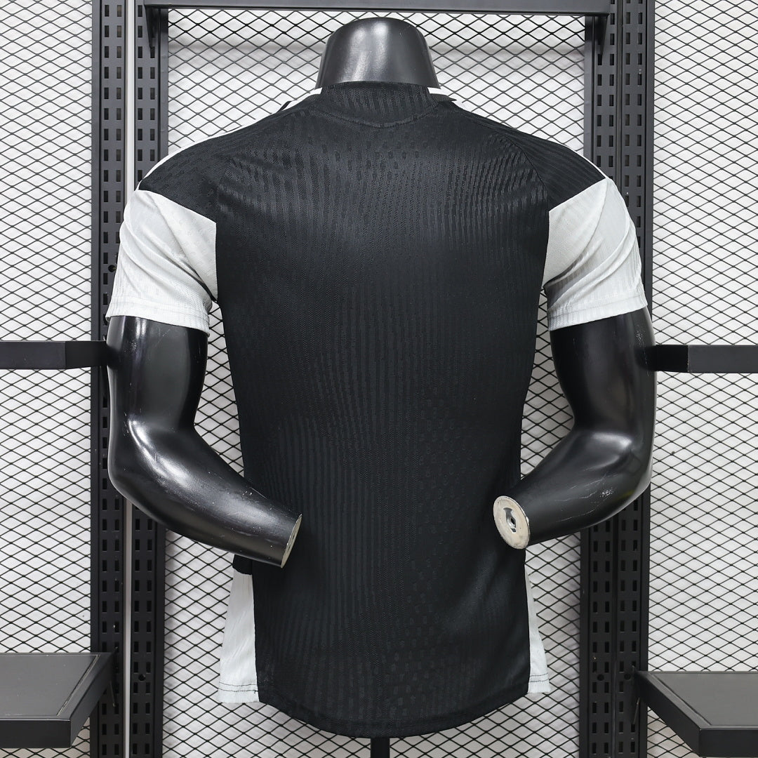 Liverpool 26/27 Training Shirt