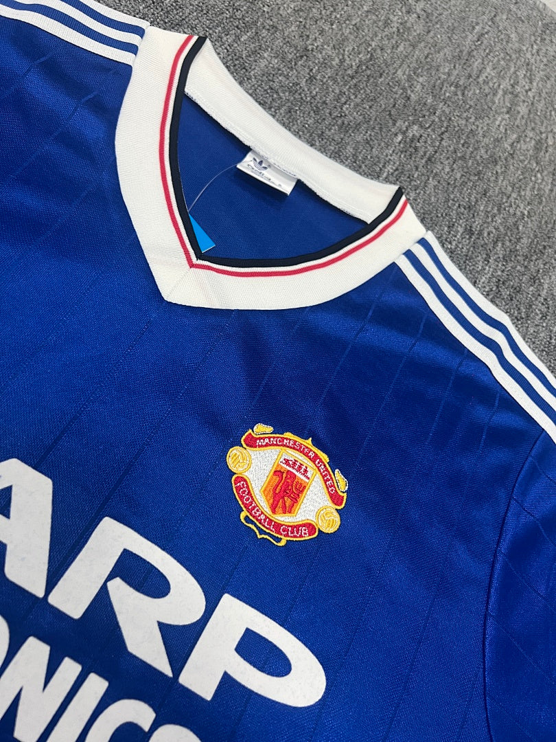 Manchester United 82/83 Away Football Shirt