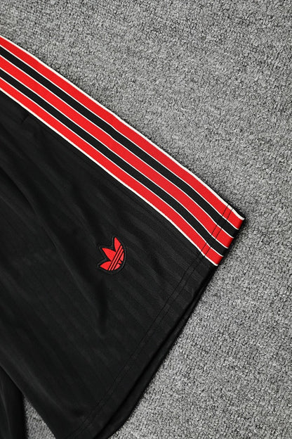 Retro Manchester United 25/26 Training Shirt