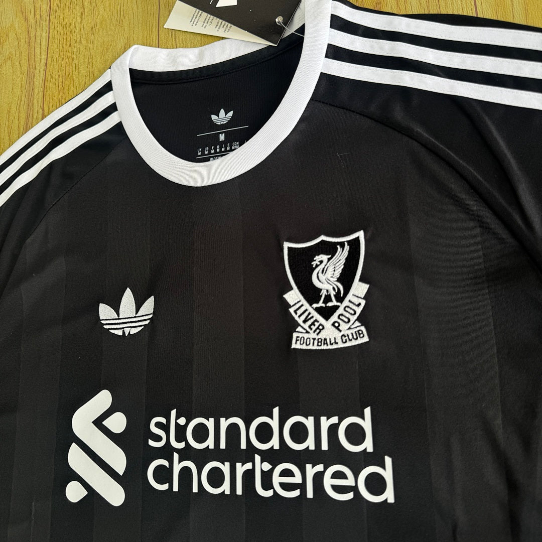 Liverpool 25/26 Goalkeeper Football Shirt