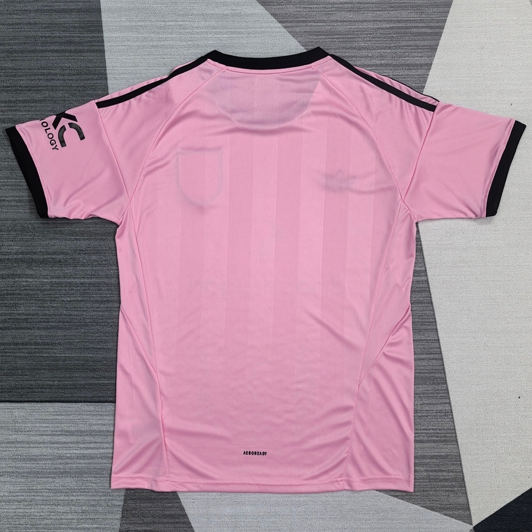 Manchester United 25/26 Goalkeeper Football Shirt