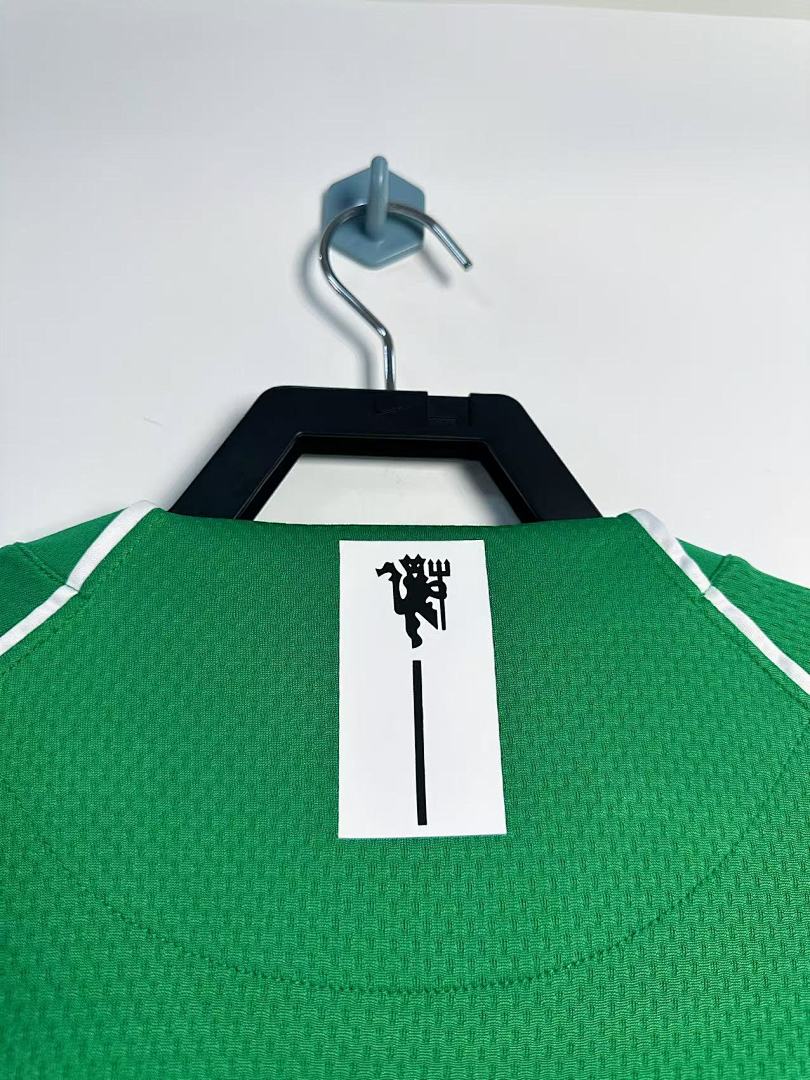 Manchester United 07/08 Goalkeeper Green Long Sleeve Football Shirt