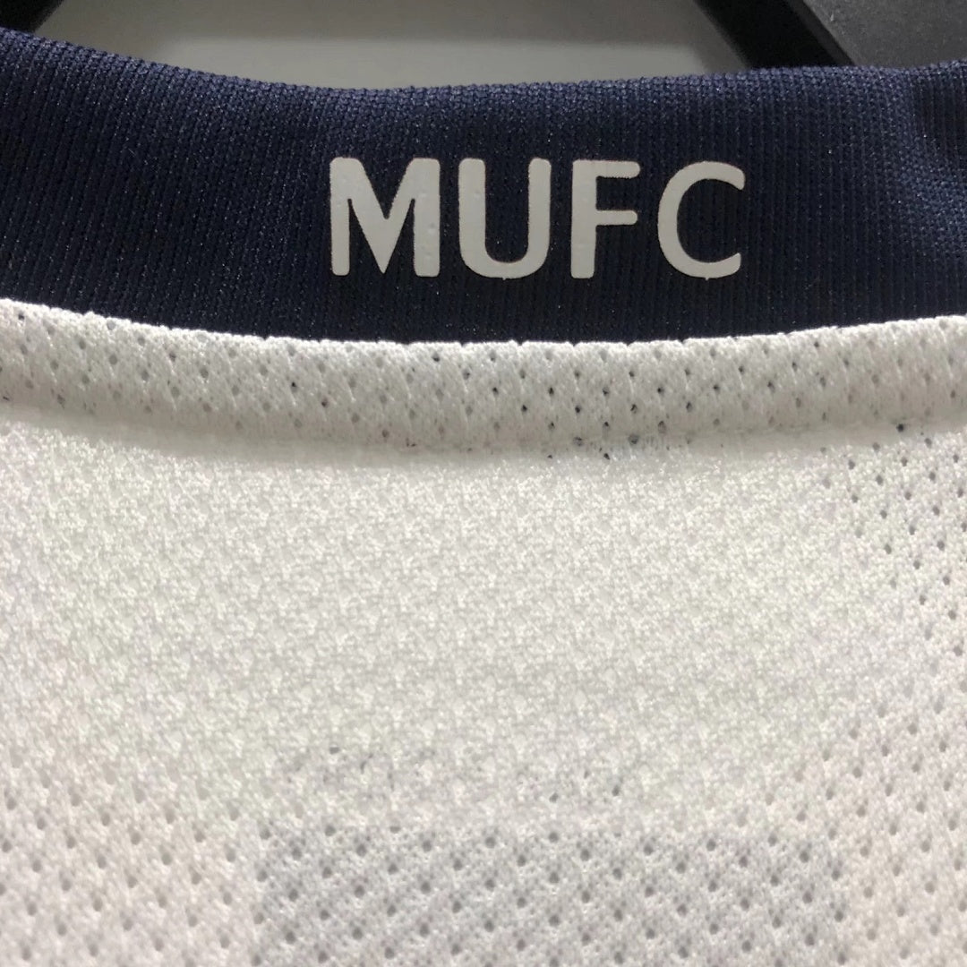 Manchester United 08/09 Away Football Shirt