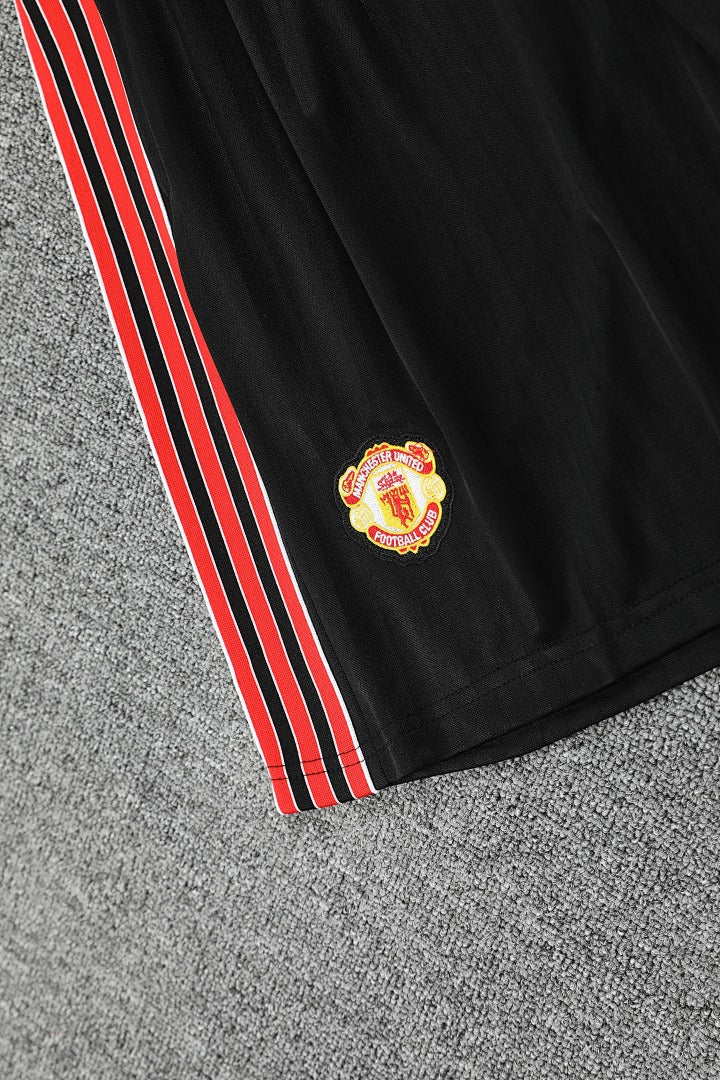 Retro Manchester United 25/26 Training Shirt