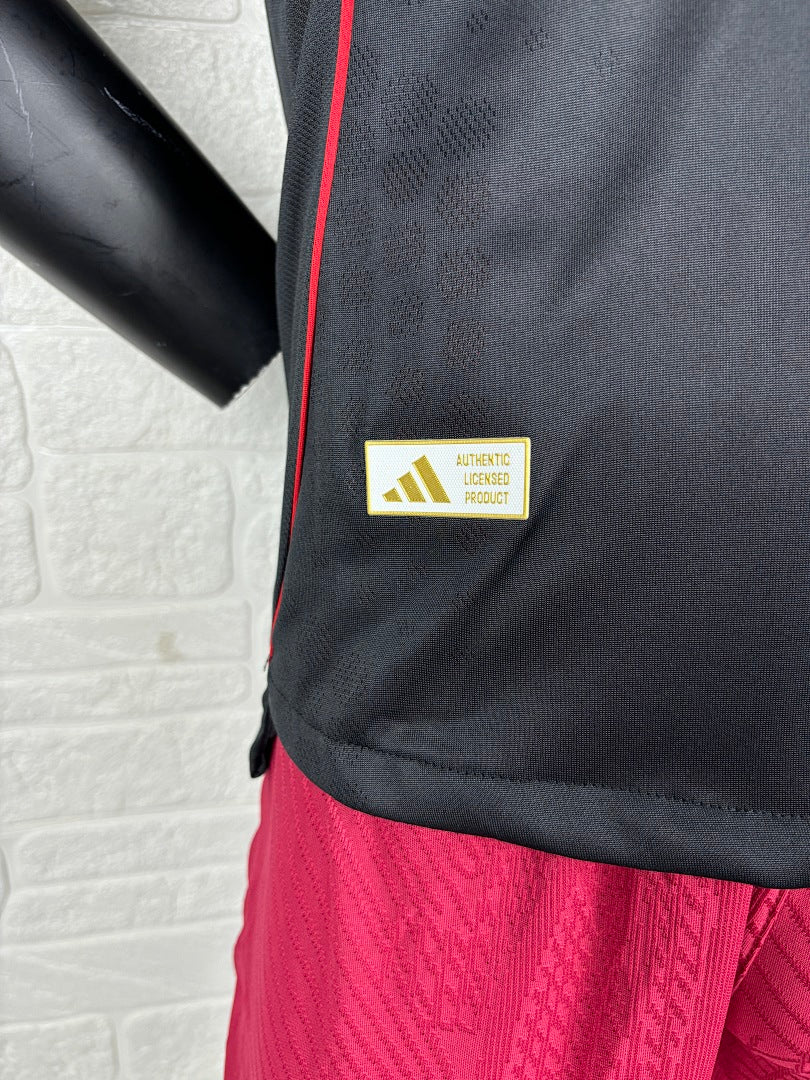 Liverpool 25/26 Black Special Edition Football Shirt