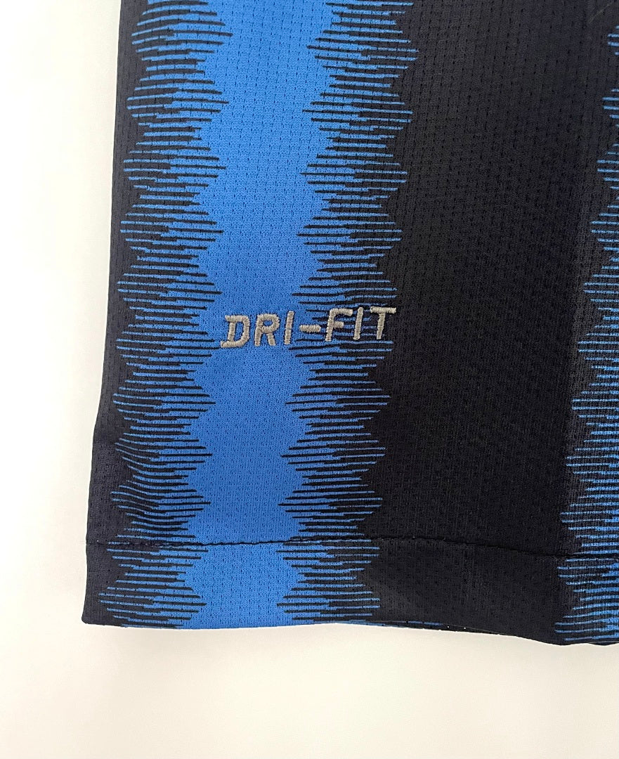 Inter Milan 10/11 Home Football Shirt