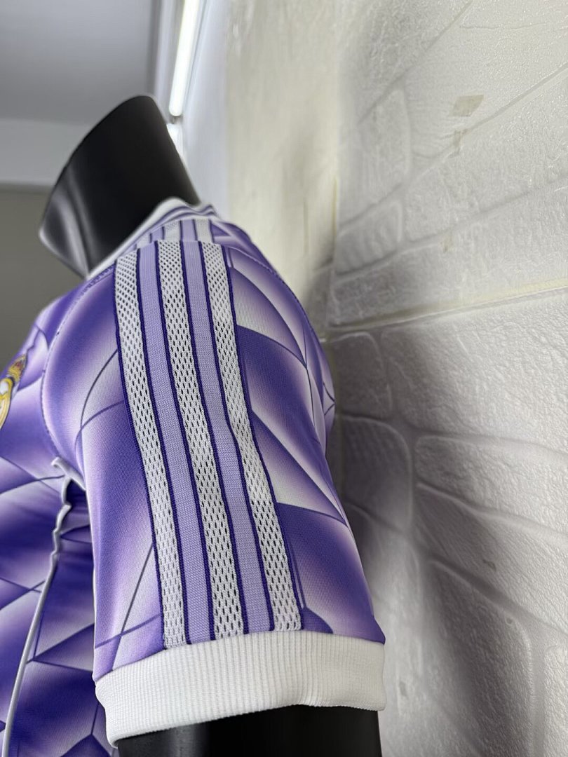 Retro Real Madrid 25/26 Special Edition Football Shirt