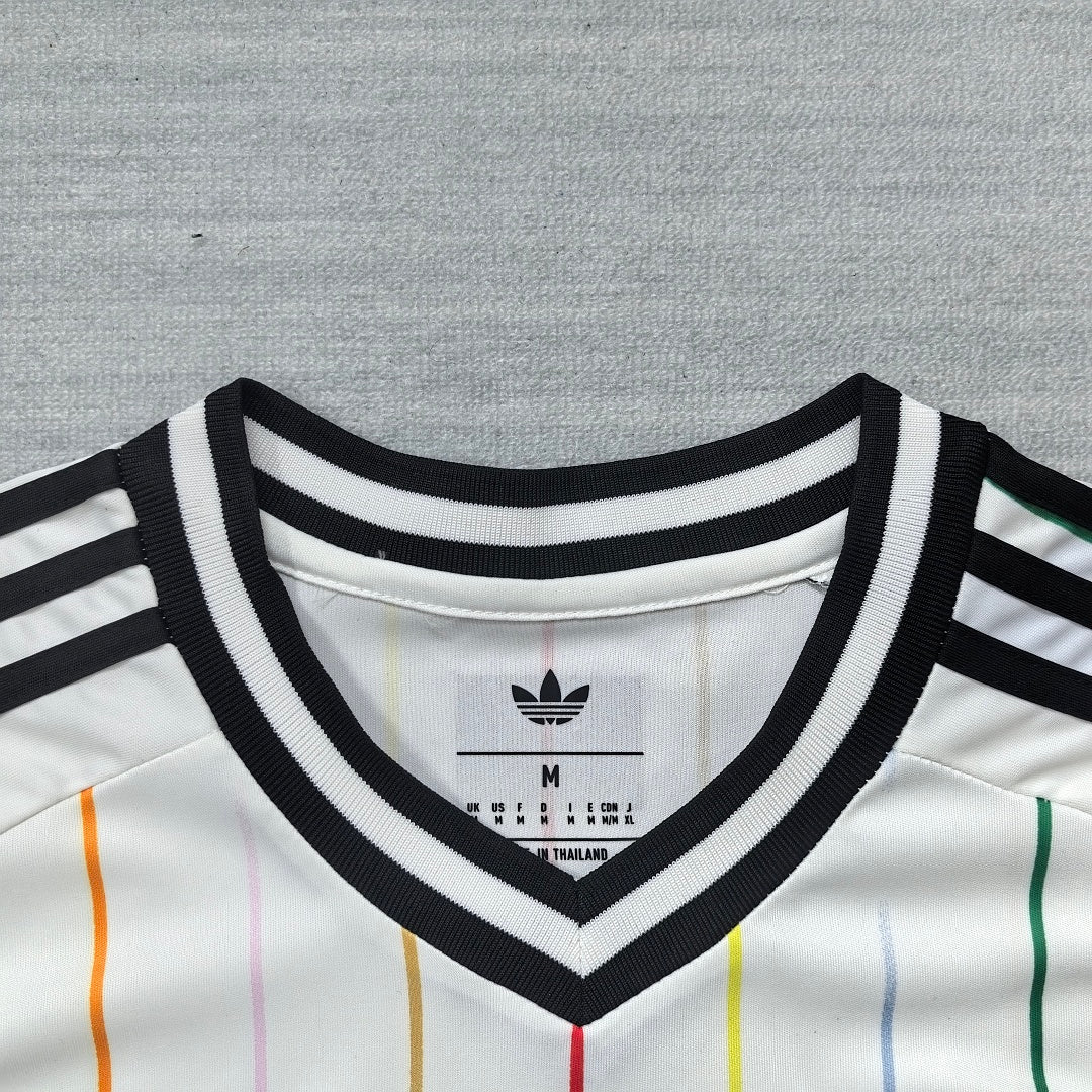 Japan 26/27 Away Football Shirt