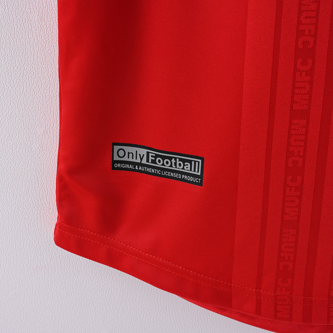 Manchester United 99/00 Home Football Shirt