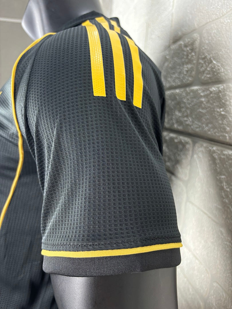 Liverpool 25/26 Black Special Edition Football Shirt