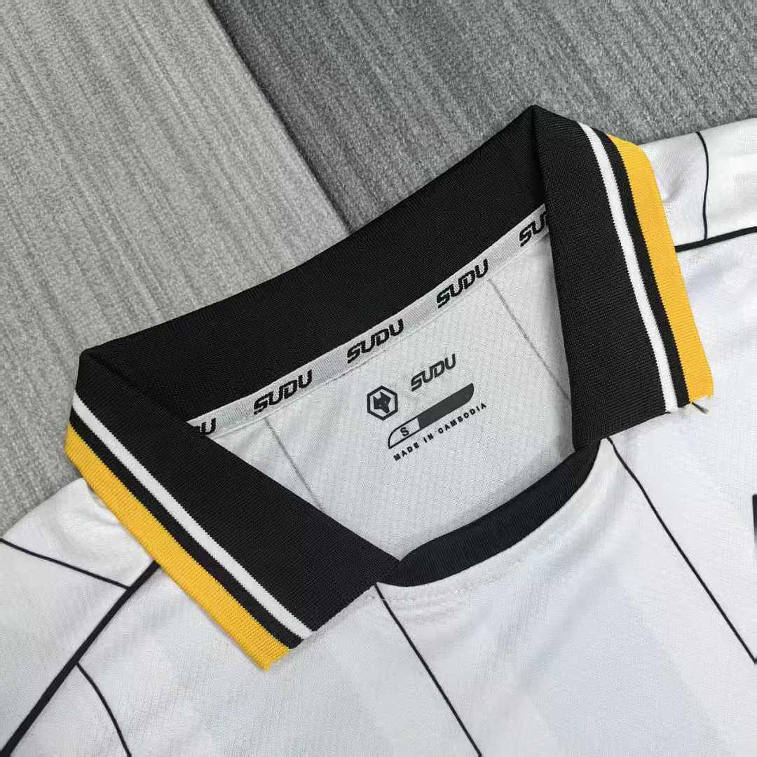 Wolverhampton Wanderers 26/27 Away Football Shirt