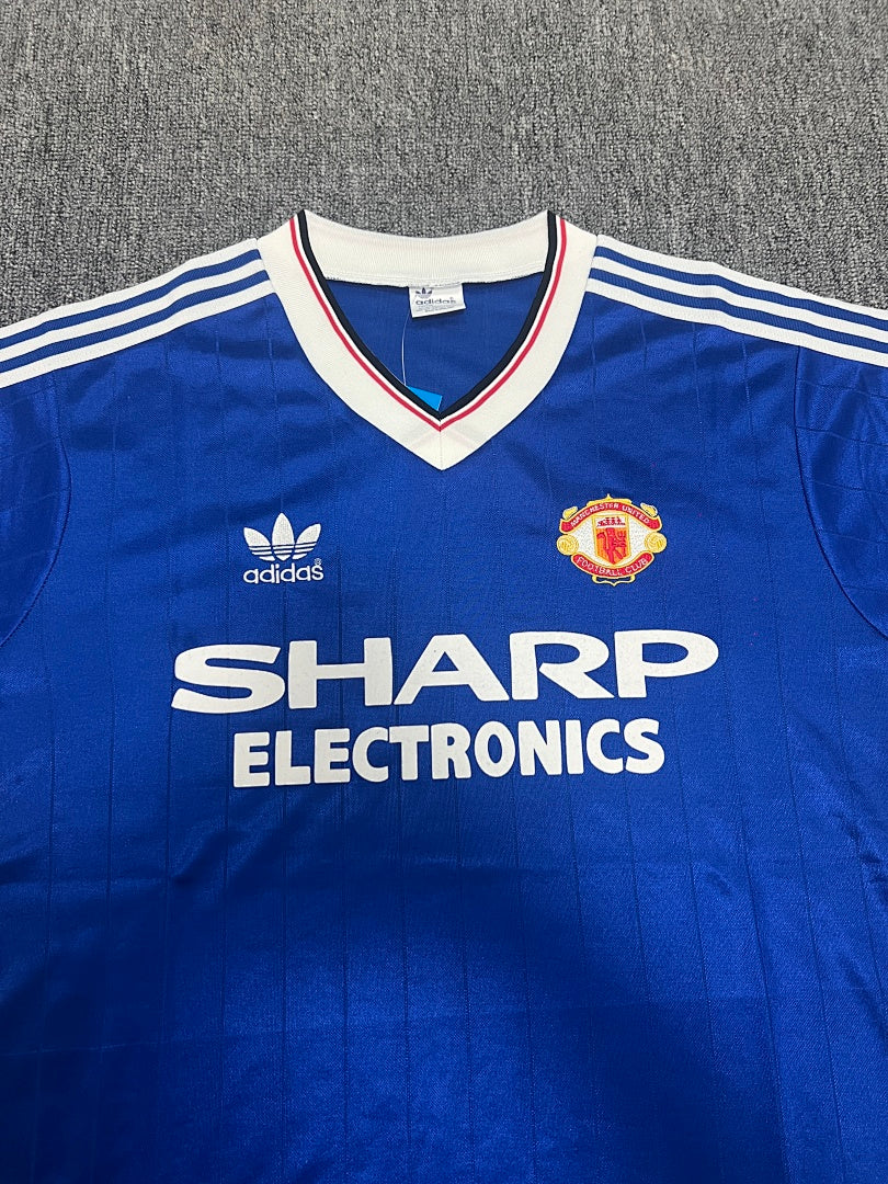 Manchester United 82/83 Away Football Shirt