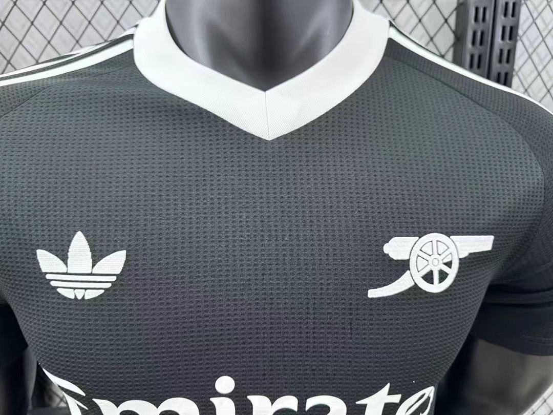 Arsenal 24/25 Goalkeeper Football Shirt
