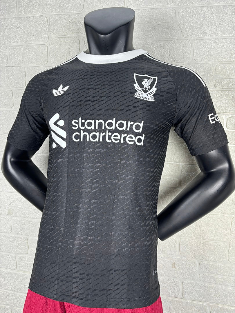 Liverpool 25/26 Goalkeeper Football Shirt