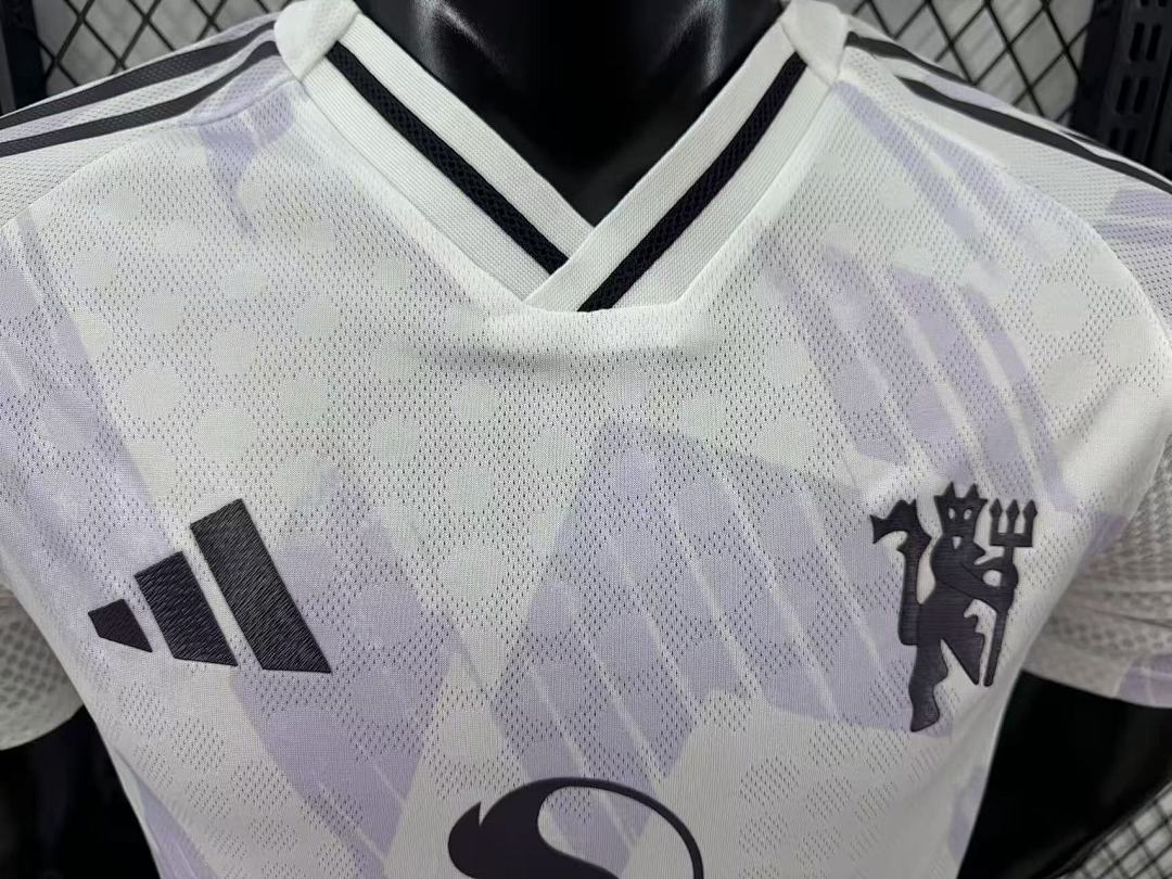 Manchester United 25/26 Away Football Shirt