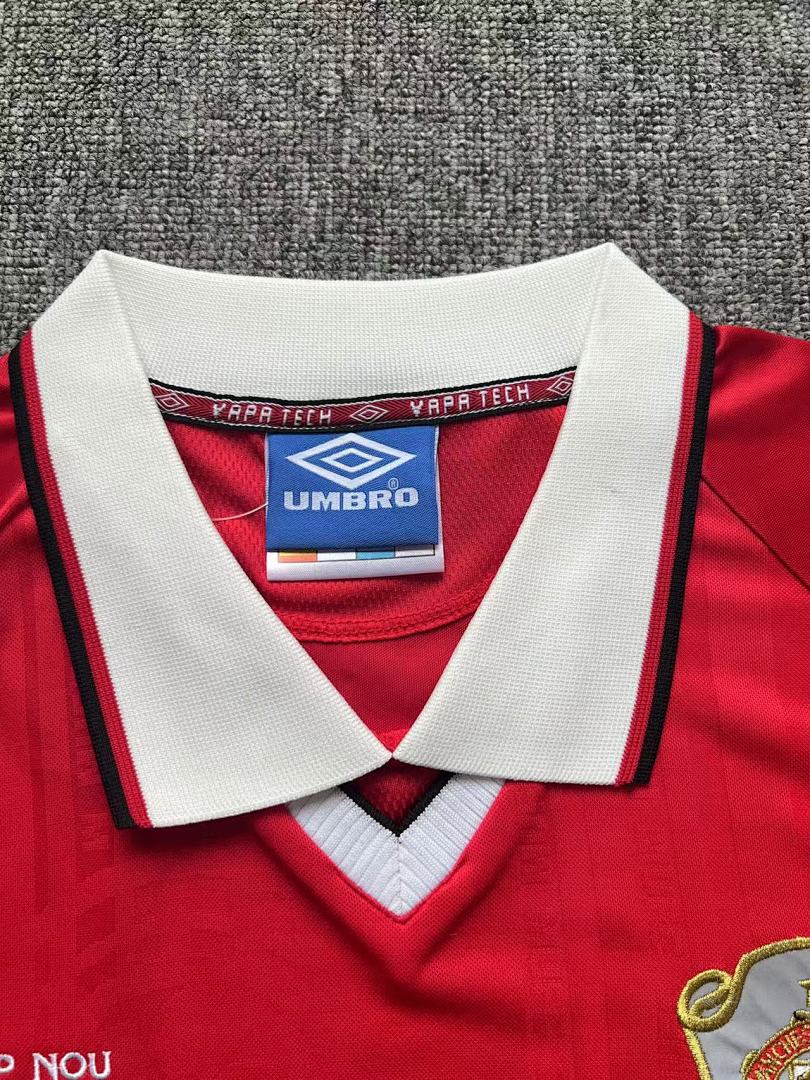 Manchester United 99/00 Home Football Shirt