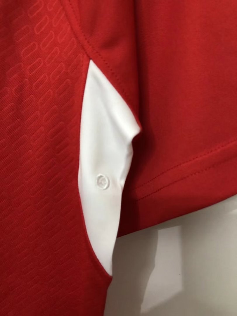 Liverpool 04/05 Home Football Shirt