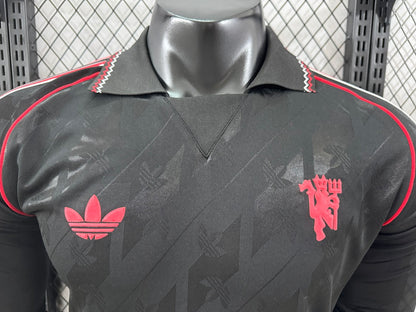 Retro Manchester United 24/25 Long Sleeve Football Shirt