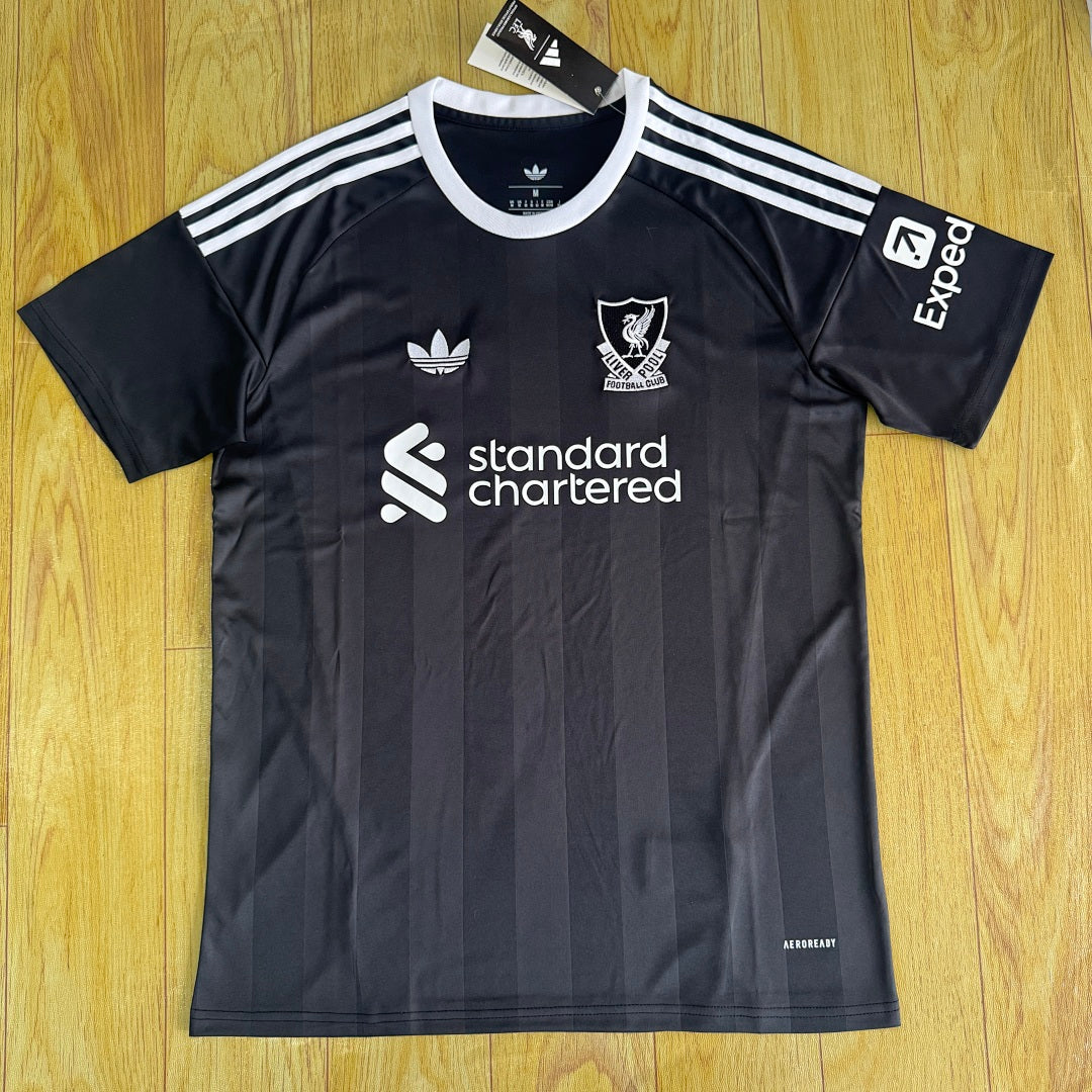 Liverpool 25/26 Goalkeeper Football Shirt